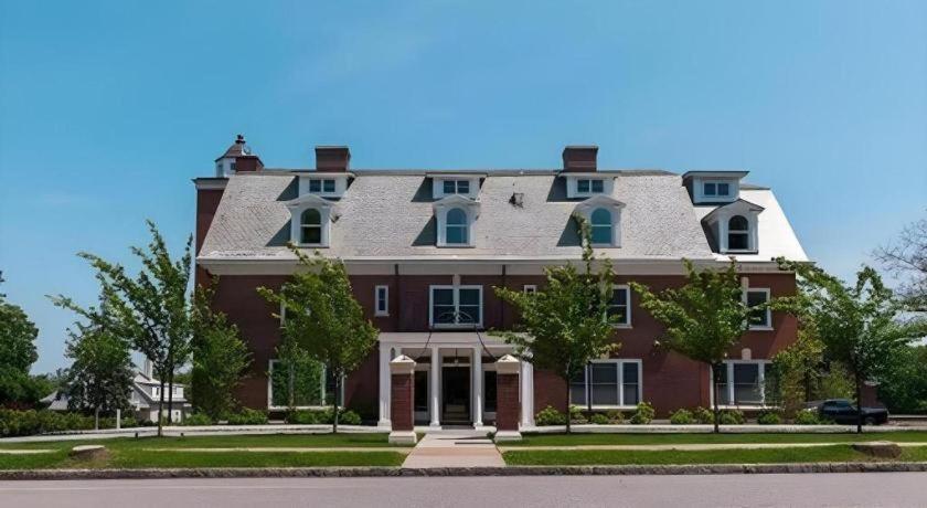Отель The George Montclair Экстерьер фото