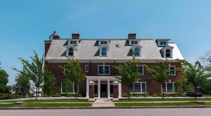 Отель The George Montclair Экстерьер фото